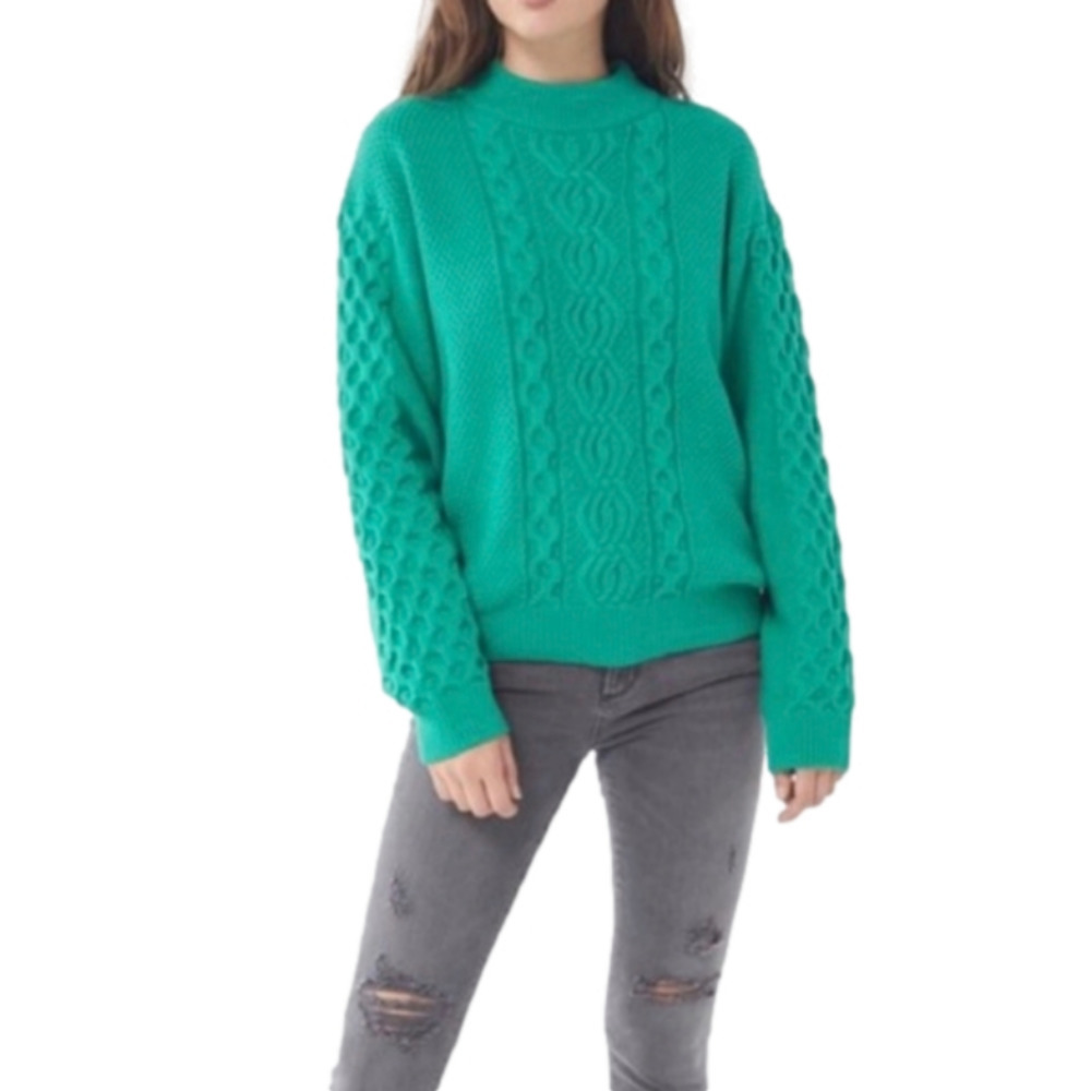 Urban outfitters green cable knit sweater